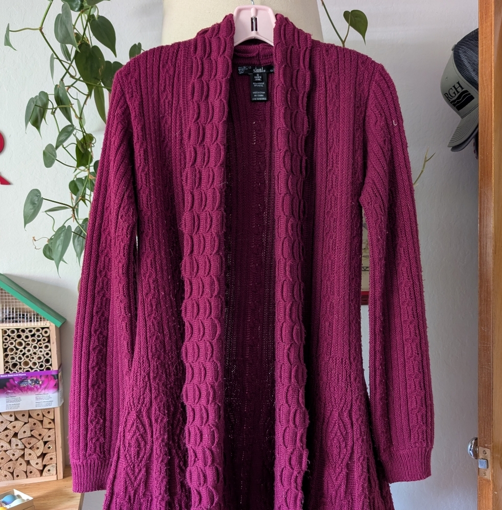 Sioni Burgundy Cable Knit Cardigan
